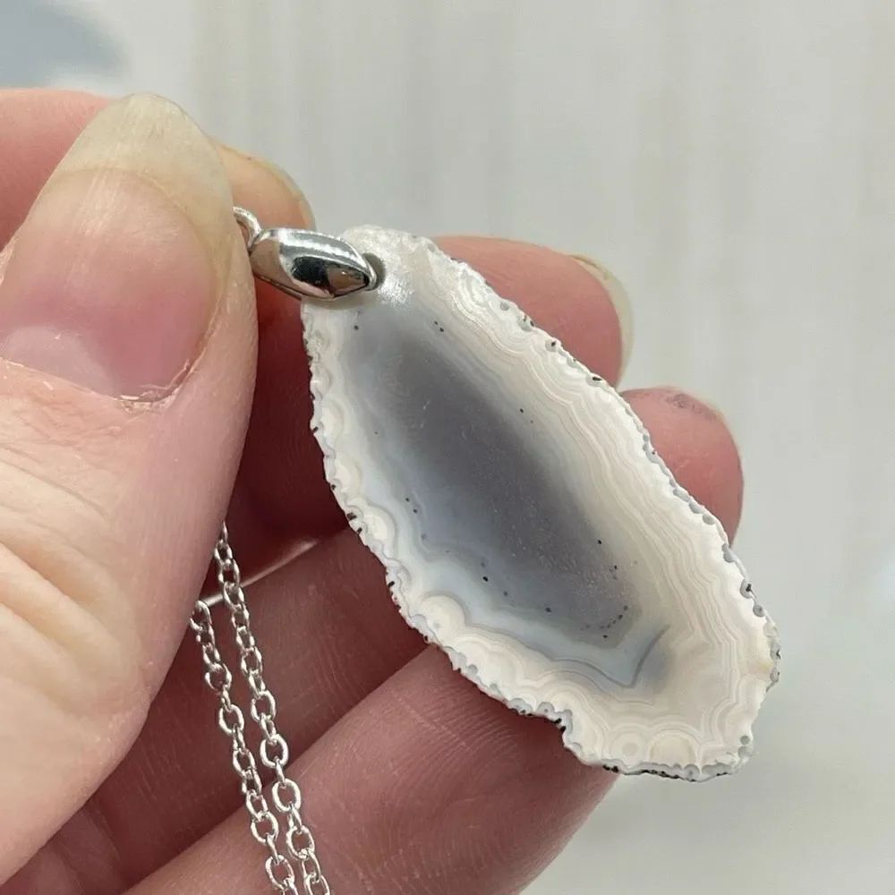 White agate crystal slice pendant necklace golden wrap gold tone chain 24” - Picture 2 of 11